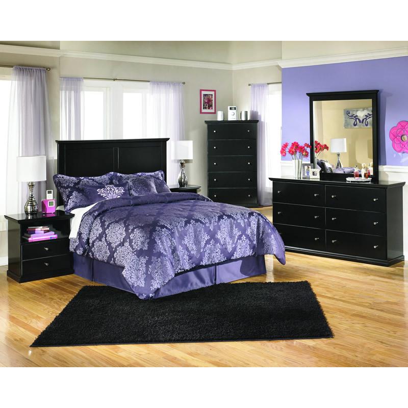 Signature Design by Ashley Maribel B138B25 4 pc Queen Panel Bedroom Set IMAGE 1