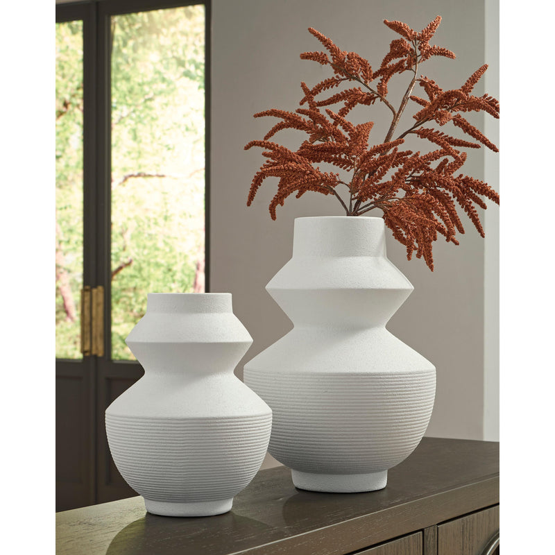  Signature Design by Ashley Naveen A2000870 Vase IMAGE 3